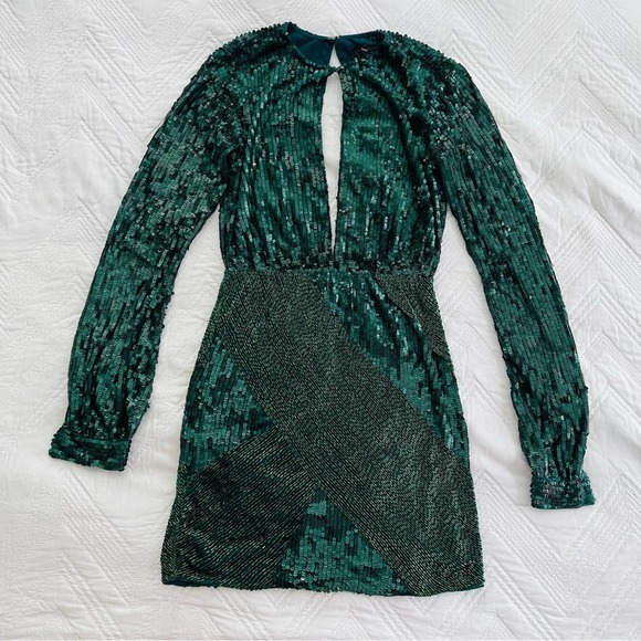 Michael Costello Revolve Adalyn Emerald Green Sequin Dress Plunge mini long slv - Picture 4 of 12